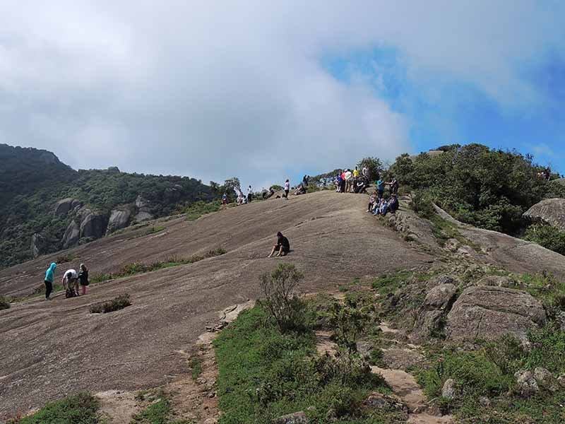Melhor época para visitar a Trilha da Pedra Redonda e dicas de vestuário
