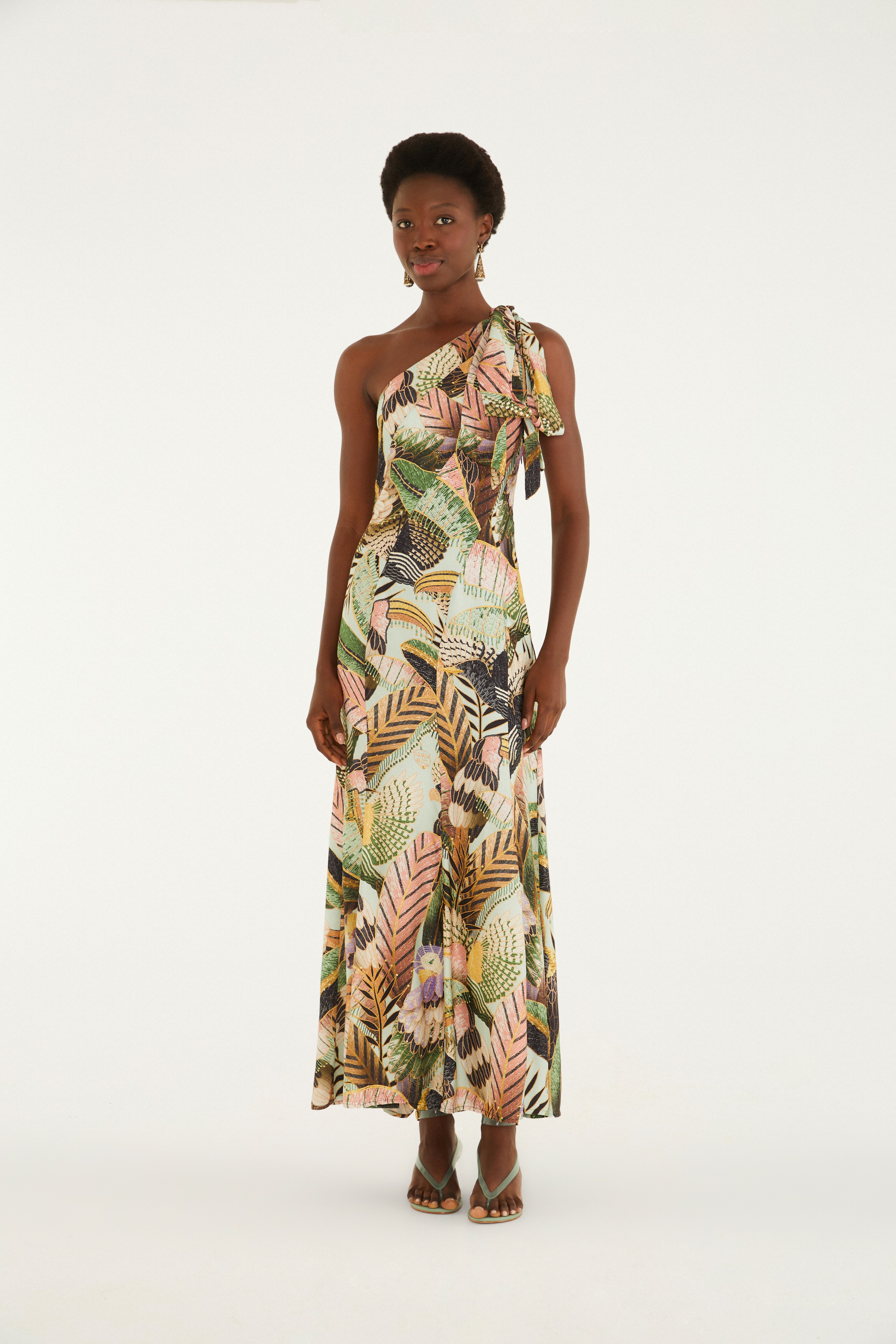 As Estampas de Vestido Longo que Vão Dominar 2025 e 2026